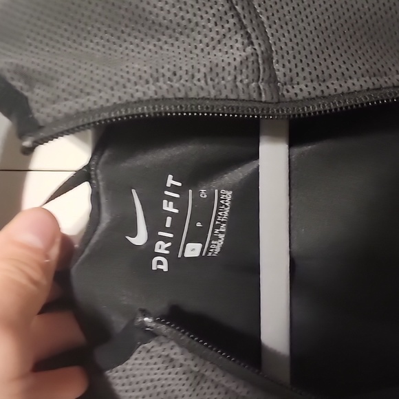 Nike jacket - Picture 4 of 4